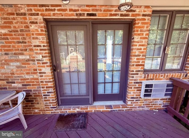 10900 Orchard St, Fairfax, VA 22030