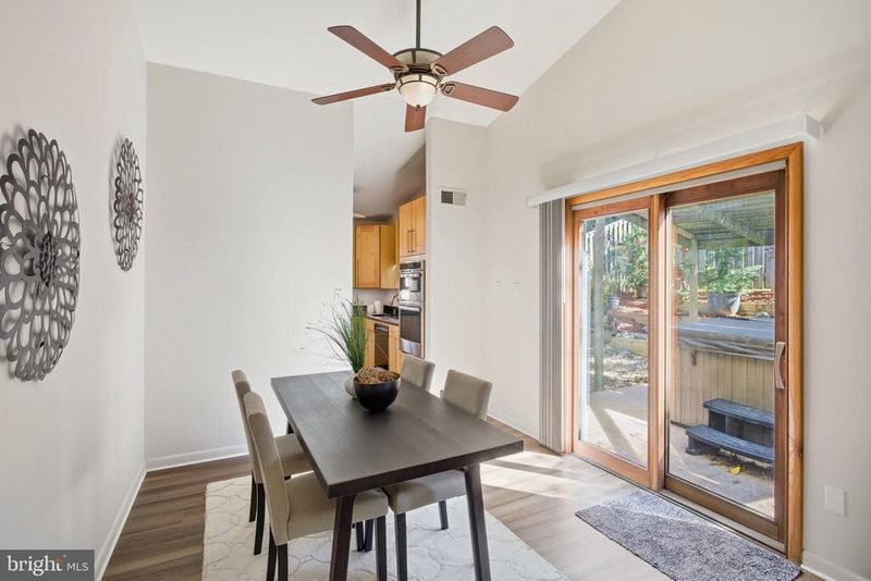 10508 Indigo Ln, Fairfax, VA 22032