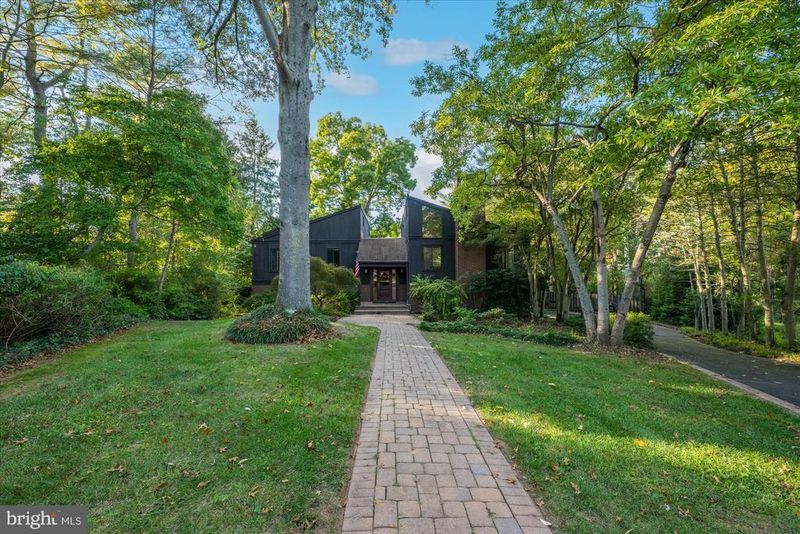 6952 Duncraig Ct, Mclean, VA 22101