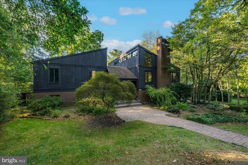 6952 Duncraig Ct, Mclean, VA 22101