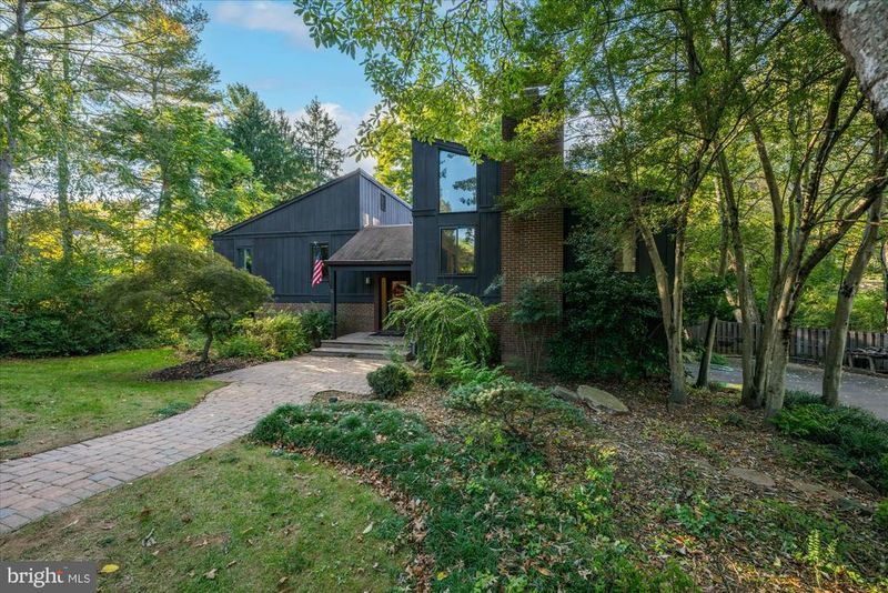 6952 Duncraig Ct, Mclean, VA 22101