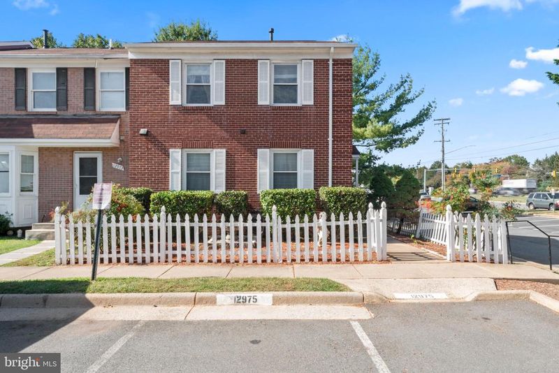 12975 Ridgemist Ln, Fairfax, VA 22033