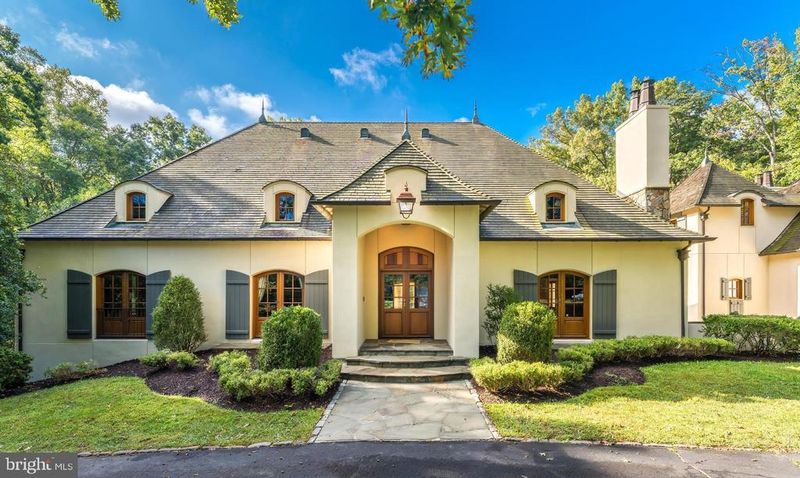 11101 Corobon Ln, Great Falls, VA 22066