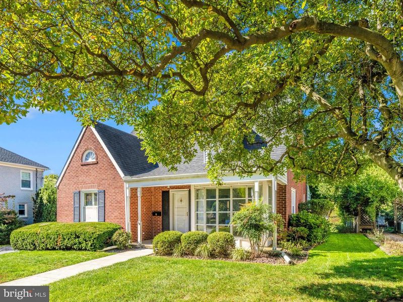 203 Magnolia Ave, Frederick, MD 21701