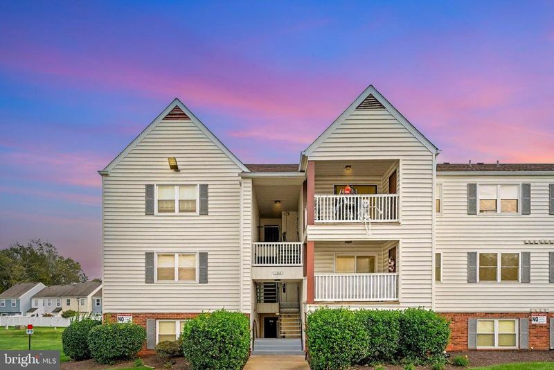 102 Chesterfield Ln #303, Stafford, VA 22556