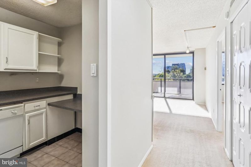 5225 Pooks Hill Rd #417N, Bethesda, MD 20814