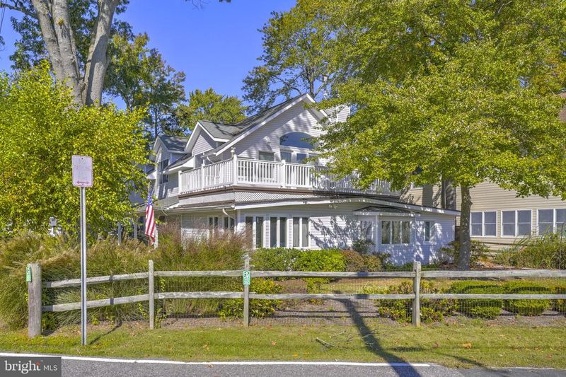 6021 Melbourne Ave, Deale, MD 20751