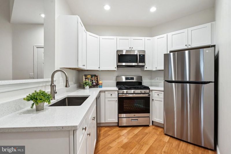13085 Autumn Woods Way #305, Fairfax, VA 22033