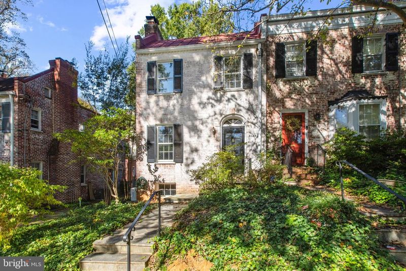 5025 V St NW, Washington, DC 20007