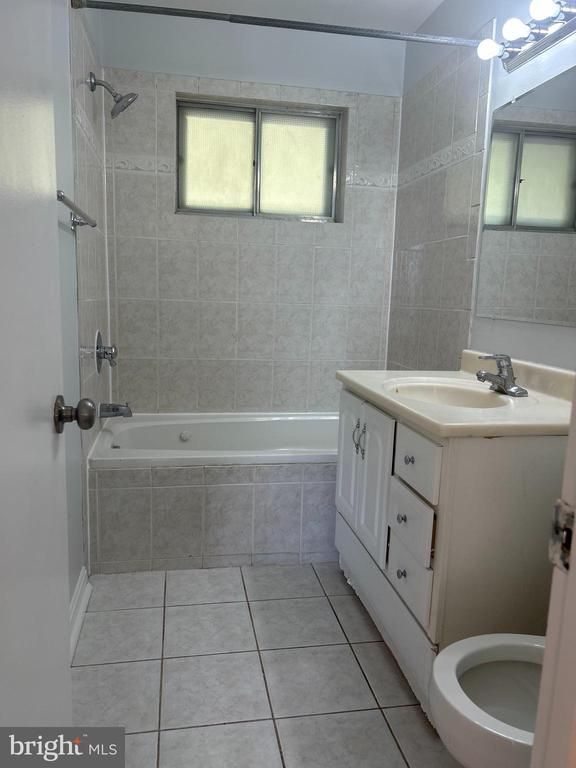 5329 Taney Ave, Alexandria, VA 22304