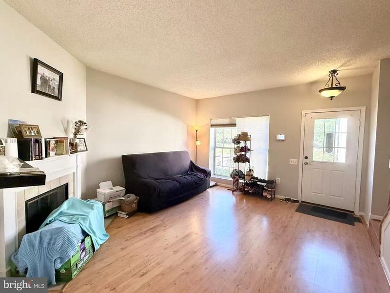 7213 Stover Dr, Alexandria, VA 22306