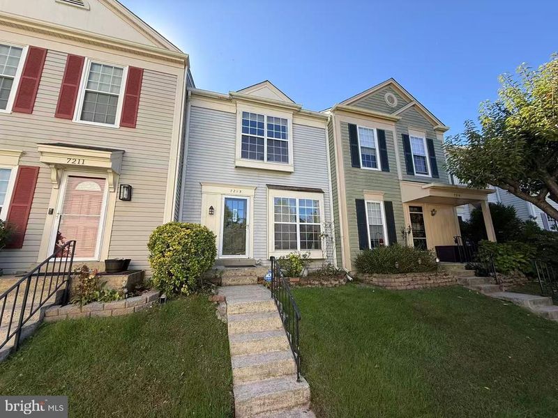 7213 Stover Dr, Alexandria, VA 22306