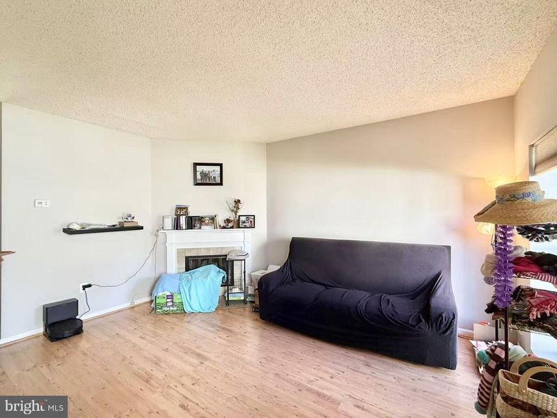 7213 Stover Dr, Alexandria, VA 22306
