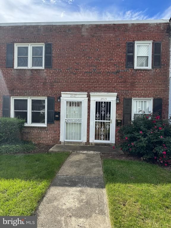 2525 Colebrooke Dr, Temple Hills, MD 20748
