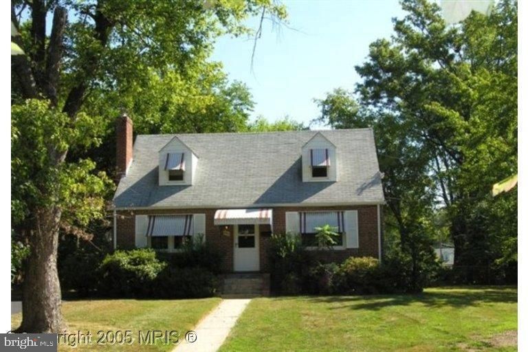 2863 Rogers Dr, Falls Church, VA 22042