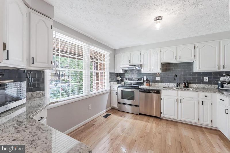 2903 Bridgehampton Ct, Falls Church, VA 22042