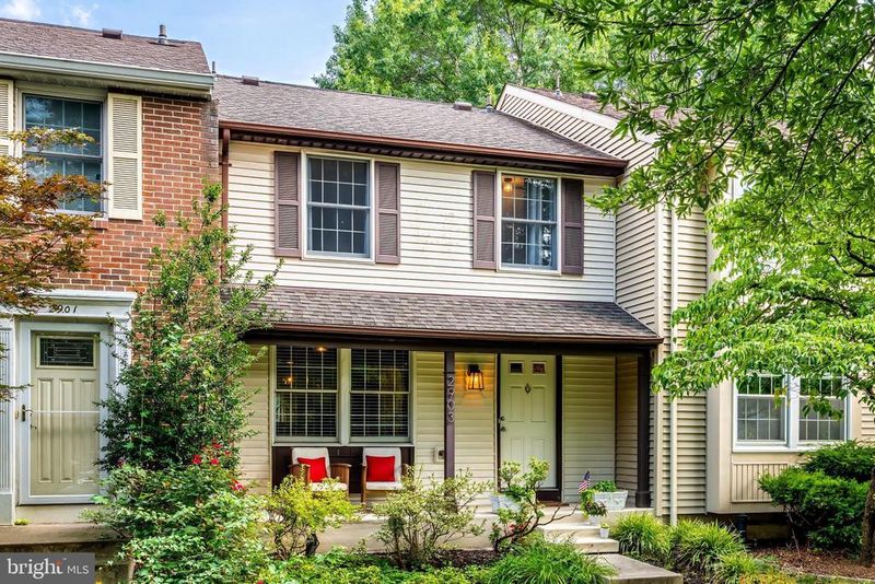 2903 Bridgehampton Ct, Falls Church, VA 22042