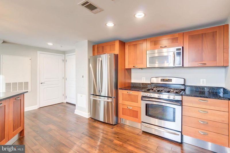 2451 Midtown Ave #1327, Alexandria, VA 22303