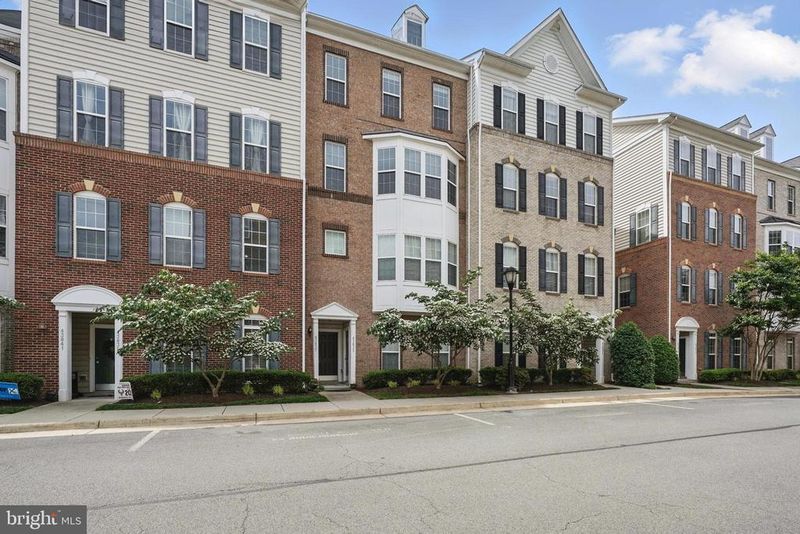 43837 Kingston Station Ter, Ashburn, VA 20148