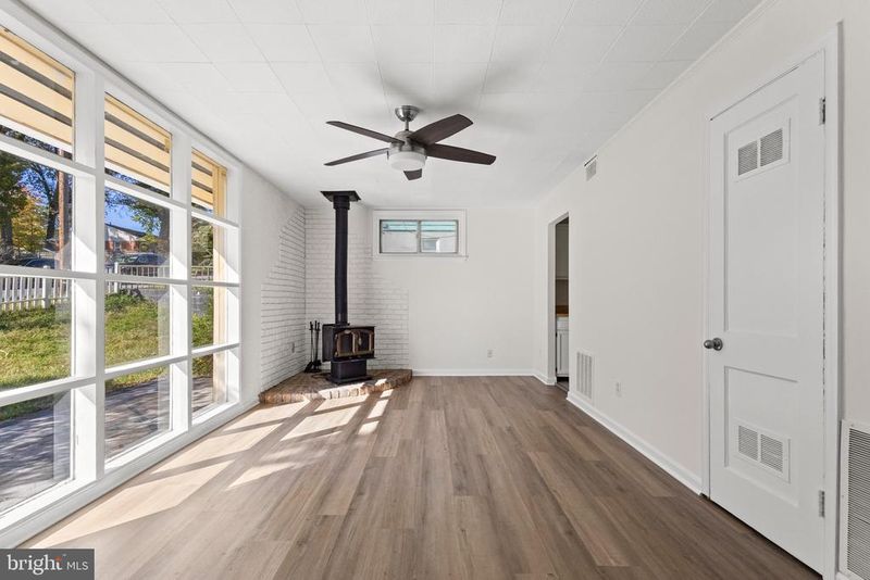 5120 Kenesaw St, College Park, MD 20740