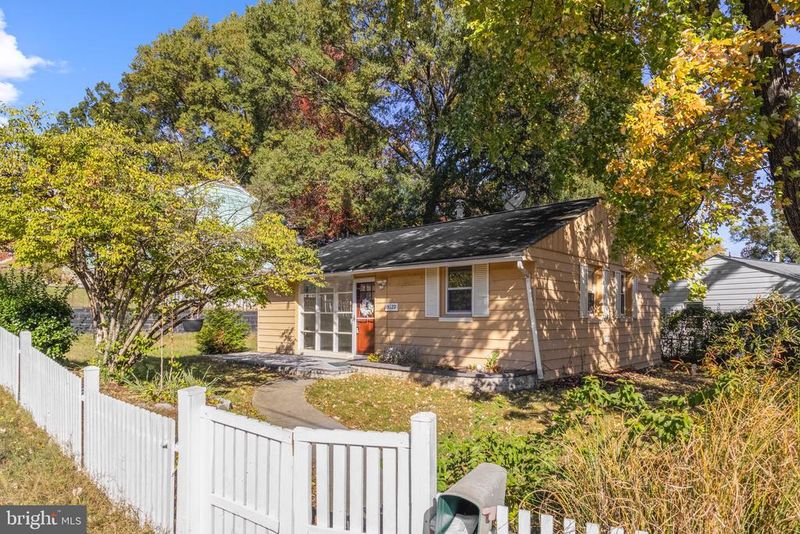 5120 Kenesaw St, College Park, MD 20740