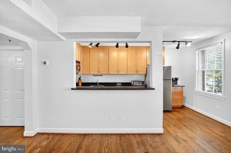 500 N Bashford Ln #3321, Alexandria, VA 22314