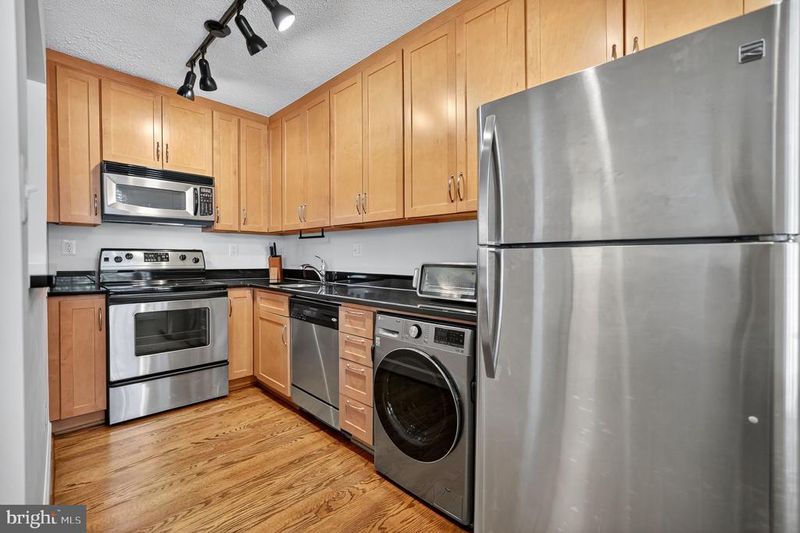 500 N Bashford Ln #3321, Alexandria, VA 22314