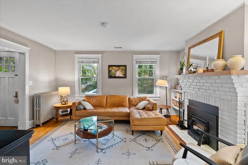 23 E Walnut St E, Alexandria, VA 22301