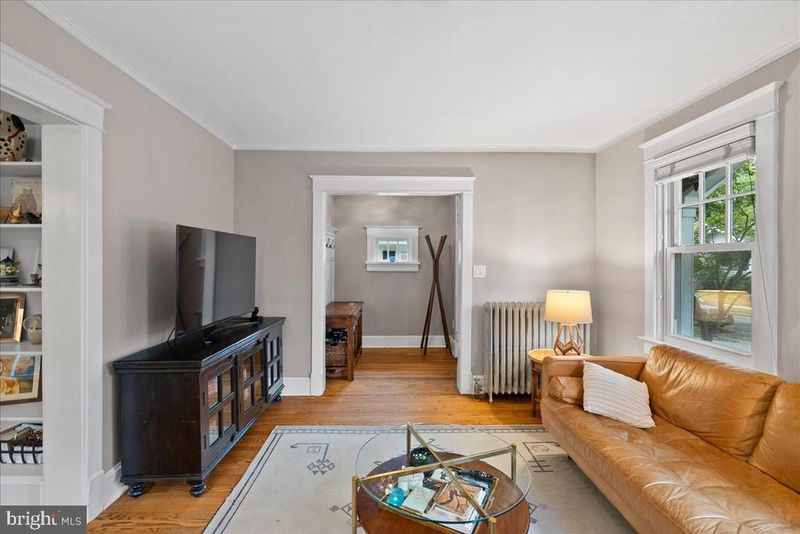 23 E Walnut St E, Alexandria, VA 22301
