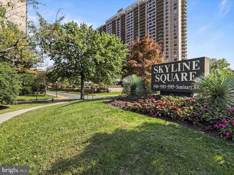 5501 Seminary Rd #1605S, Falls Church, VA 22041