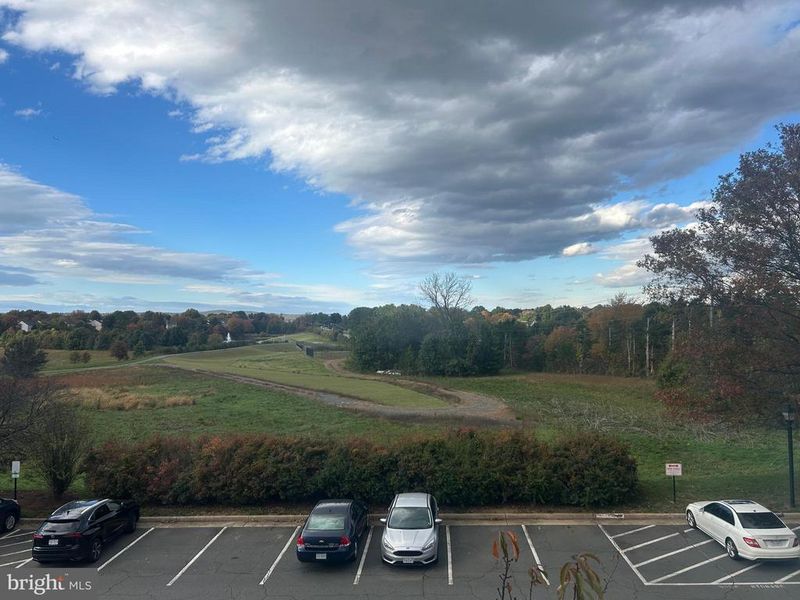 1129 Huntmaster Ter NE #301, Leesburg, VA 20176
