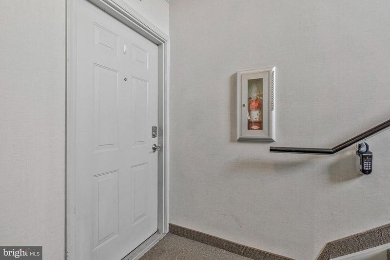 1106 Huntmaster Ter NE #202, Leesburg, VA 20176