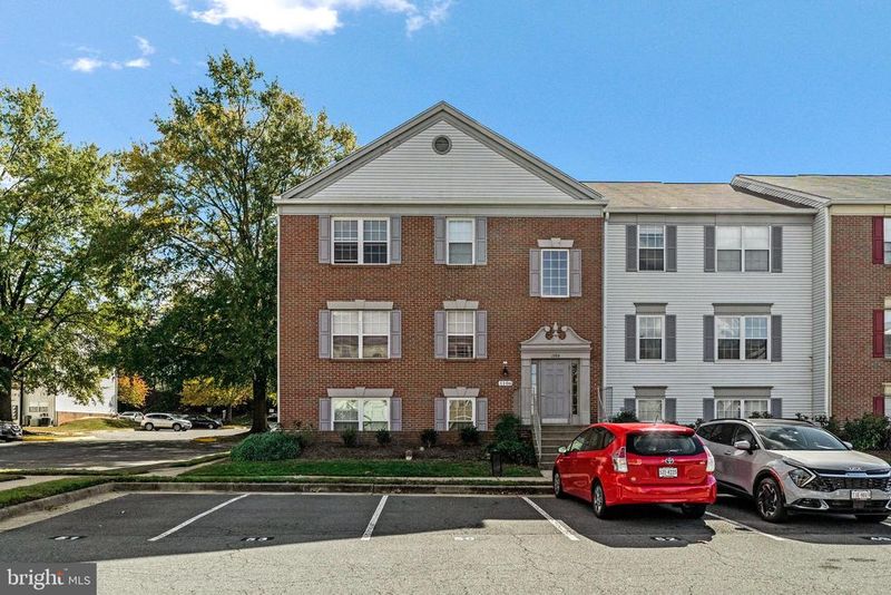 1106 Huntmaster Ter NE #202, Leesburg, VA 20176