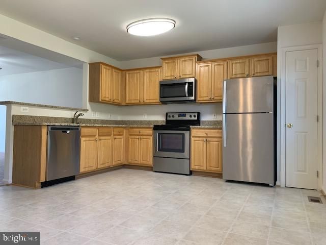 405 Independence Dr, Stafford, VA 22554