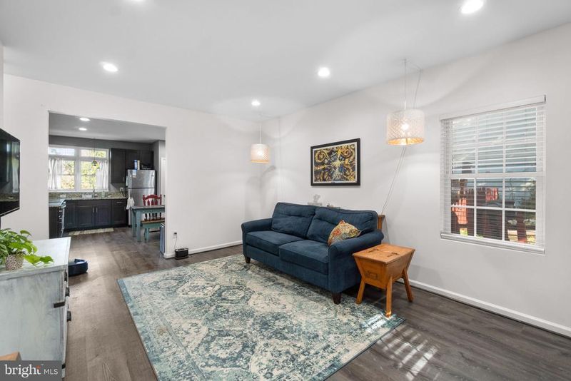9 9th Ave, Brunswick, MD 21716