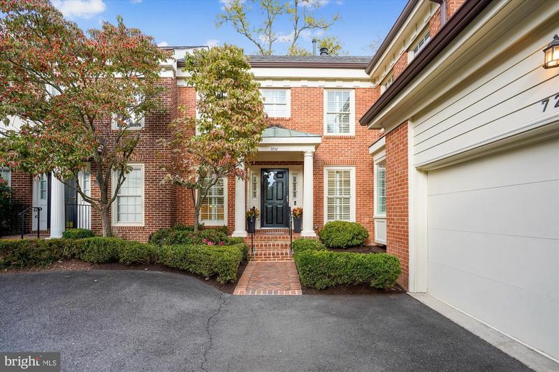 7252 Evans Mill Rd, Mclean, VA 22101