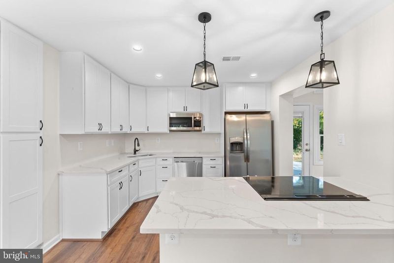 4005 Braddock Rd, Alexandria, VA 22312