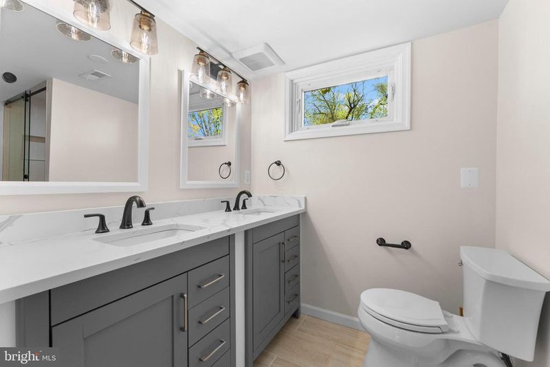 4005 Braddock Rd, Alexandria, VA 22312