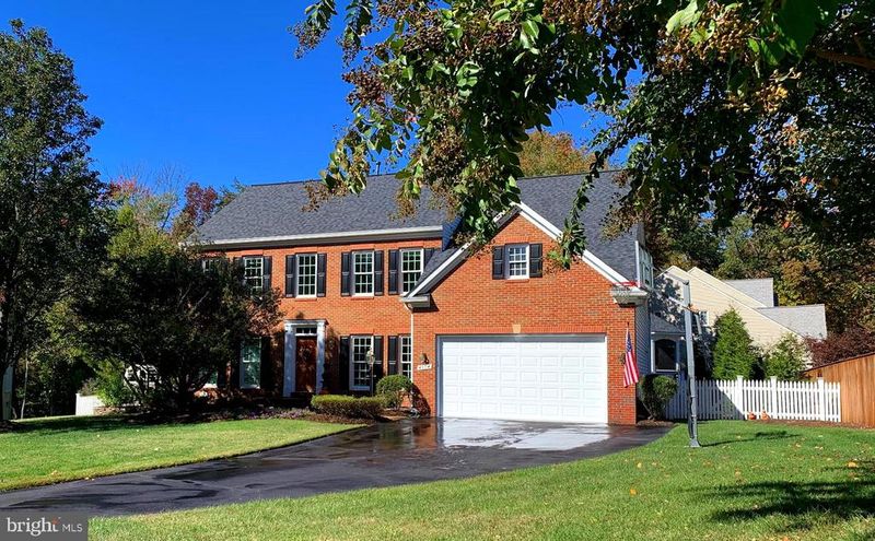 4904 Elsa Ct, Fairfax, VA 22030