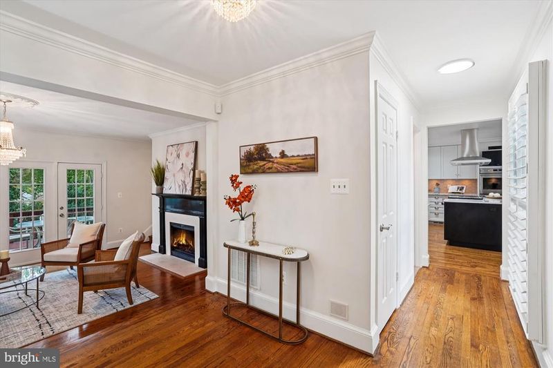 7252 Evans Mill Rd, Mclean, VA 22101