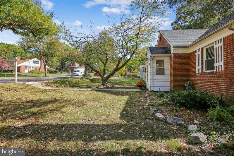 1505 Drexel St, Takoma Park, MD 20912