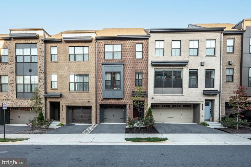 5509 Valmarana Way, Alexandria, VA 22312