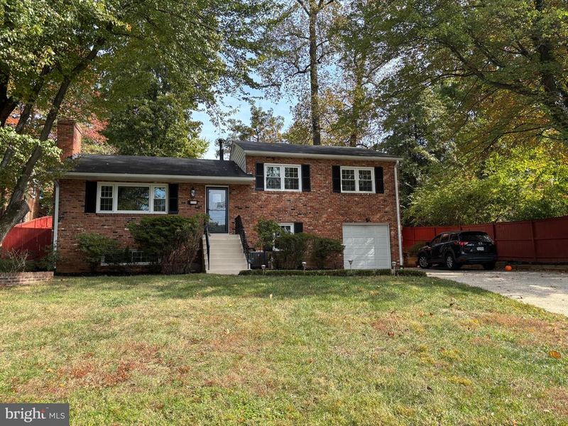 2339 Barbour Rd, Falls Church, VA 22043