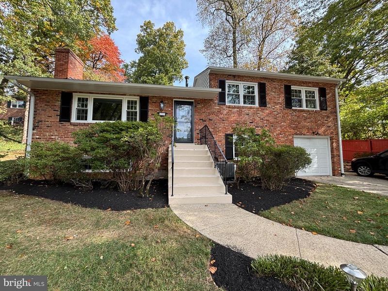 2339 Barbour Rd, Falls Church, VA 22043
