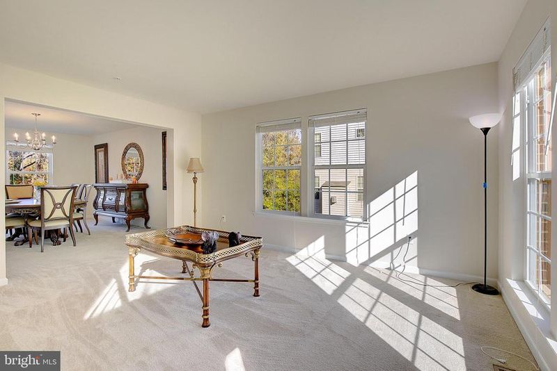 5303 Chestnut Manor Ct, Upper Marlboro, MD 20772