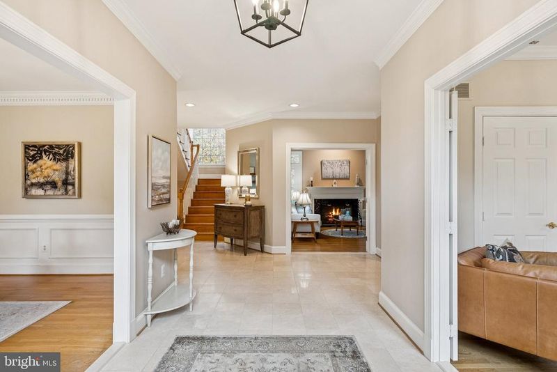 903 Winstead St, Great Falls, VA 22066
