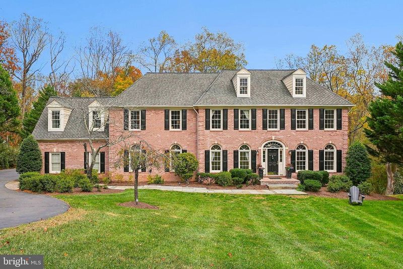 903 Winstead St, Great Falls, VA 22066