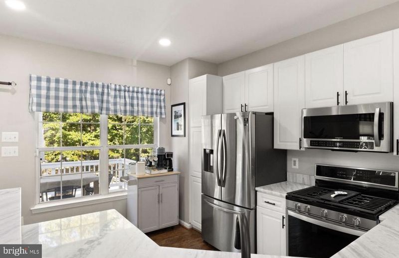 12001 Edgemere Cir, Reston, VA 20190