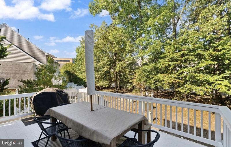 12001 Edgemere Cir, Reston, VA 20190