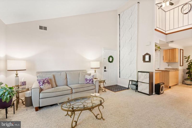 6111 Essex House Sq #B, Alexandria, VA 22310